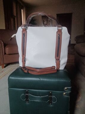 WHITE & BROWN SHOULDER BAG w/GENUINE LEATHER ACCENTS/TRIM-(NEW)